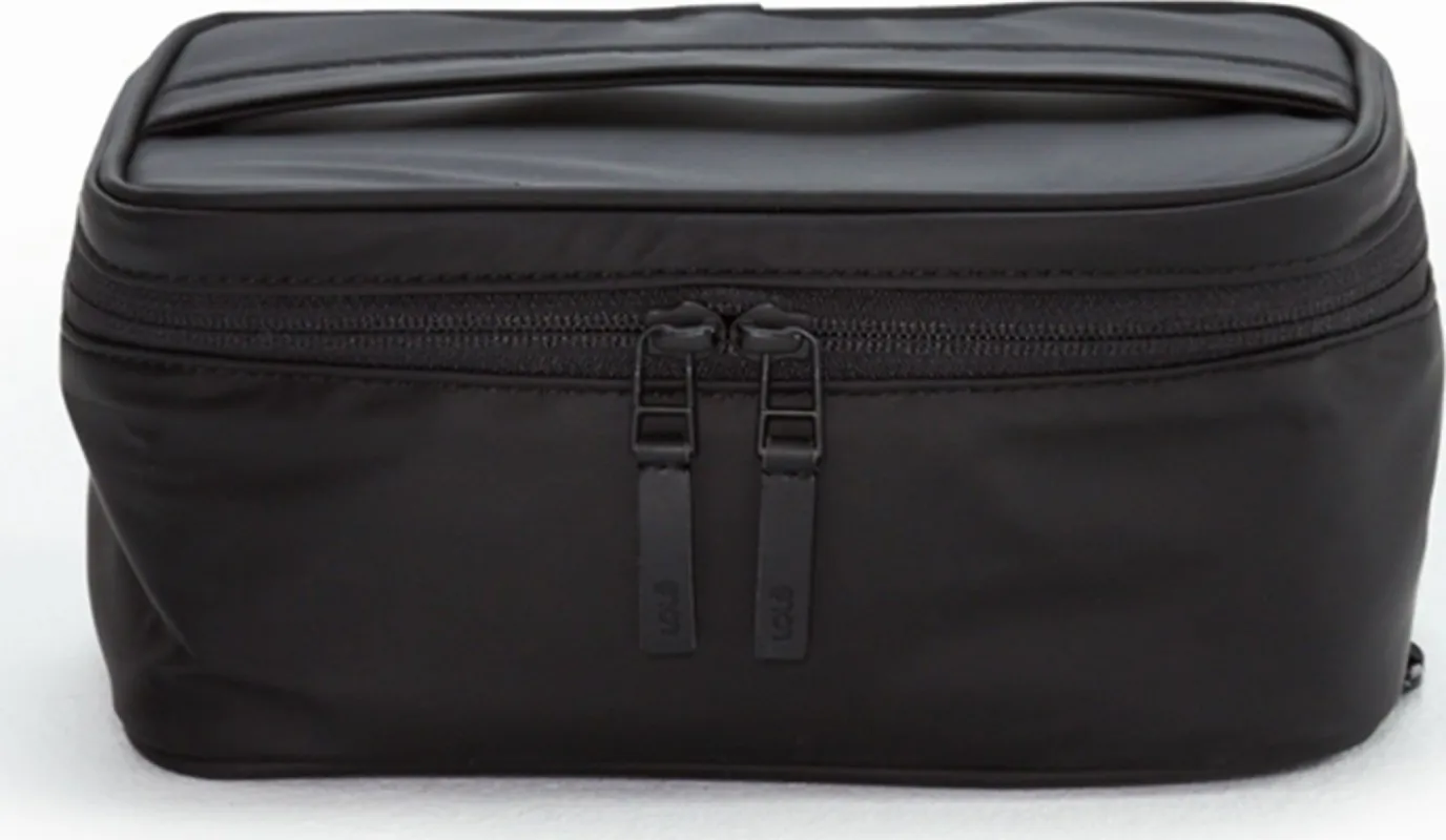 Cosmetic Bag|-|Trousse de toilette sold by Altitude Sports
