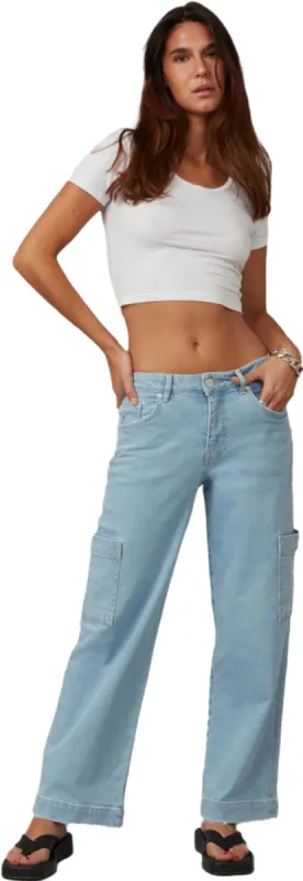 Pheonix Mid Rise Cargo Jeans - Women's|-|Jean cargo à taille mi-haute Pheonix - Femme sold by Altitude Sports