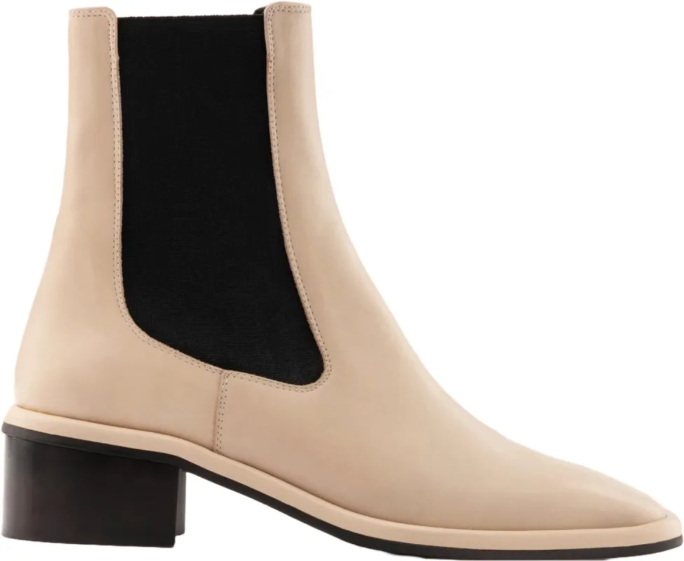 Morella Heeled Chelsea Boots - Women's|-|Bottes Chelsea à talons Morella - Femme made by Altitude Sports