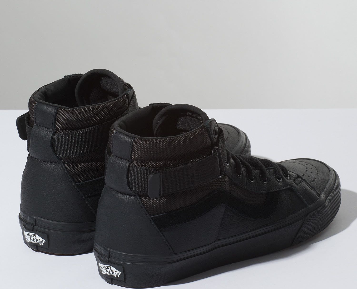 Unisex Sk8-HI Reissue Strap Shoes|-|Chaussures Sk8-HI Reissue Strap Unisexe sold by Altitude Sports product image thumbnail 4