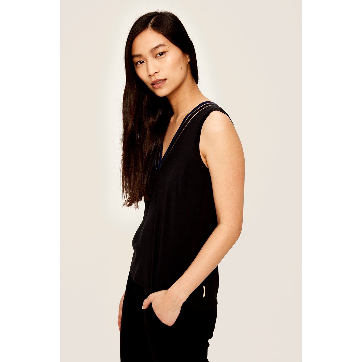 Women's Riana Top|-|Haut Riana Femme sold by Altitude Sports product image thumbnail 3