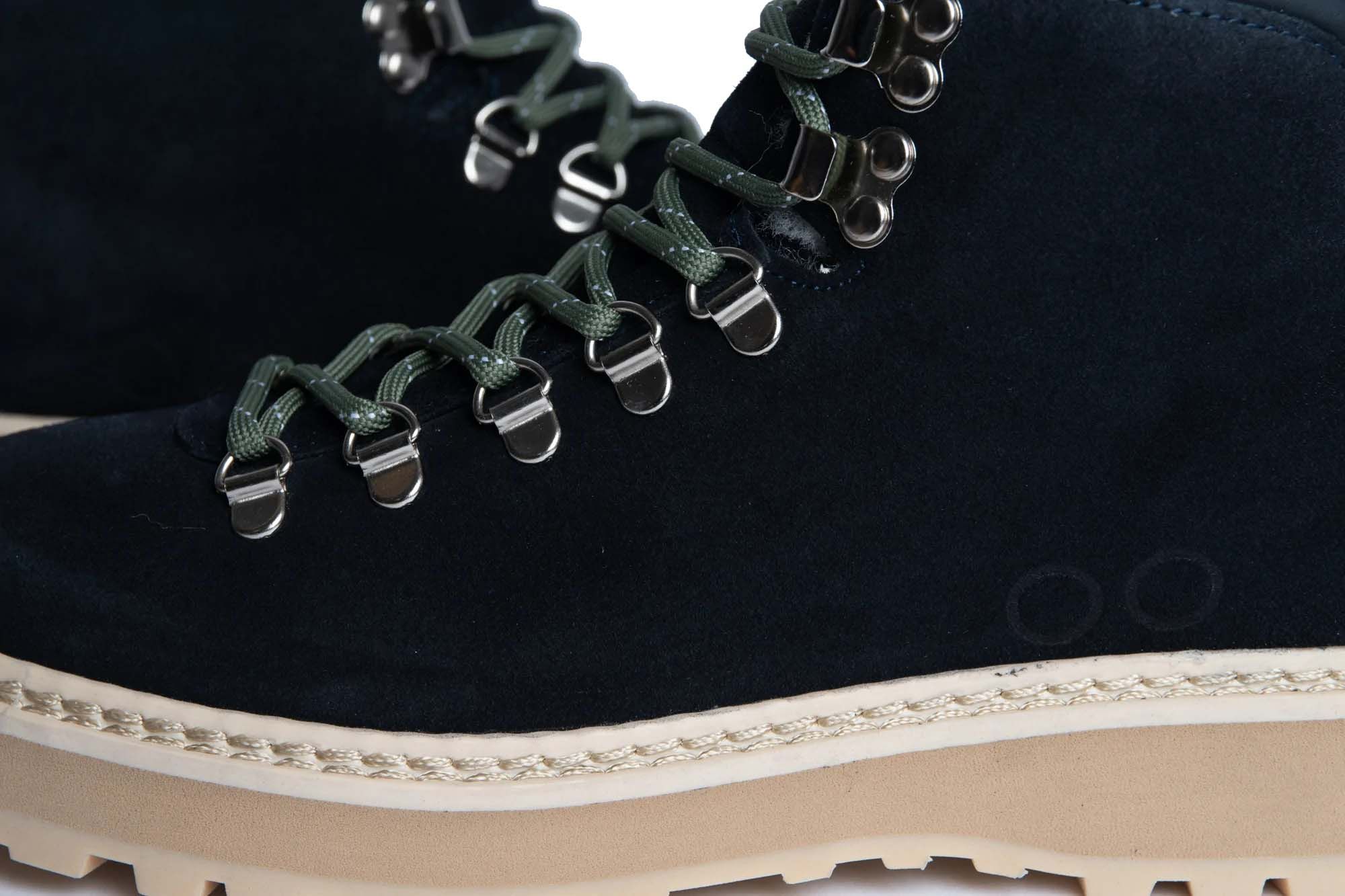 Hiking Core Suede Shearling Lined Shoes - Men's|-|Hiking Core en daim avec doublure en peau de mouton - Homme sold by Altitude Sports