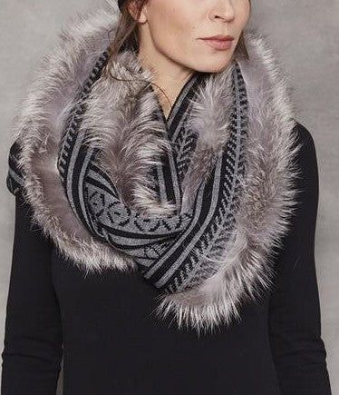 Infinity Jacquard Scarf with Recycled Fur - Women's|-|Echarpe Infinity Jacquard avec de la Fourrure Recyclee - Femme sold by Altitude Sports product image thumbnail 2