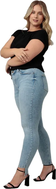 Alexa High Rise Skinny Jeans - Women's|-|Jean moulant à taille haute Alexa - Femme sold by Altitude Sports