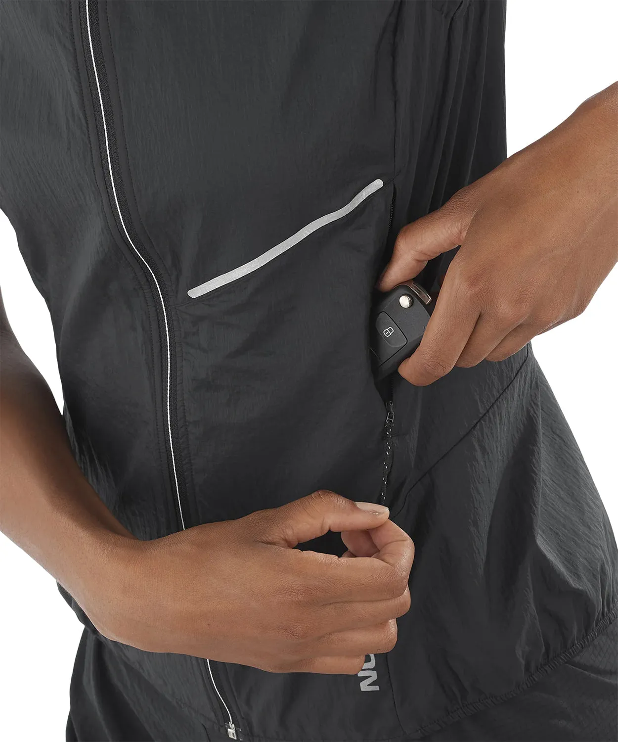 Sense Aero Wind Running Vest - Women's|-|Veste de course coupe-vent Sense Aero - Femme sold by Altitude Sports product image thumbnail 4