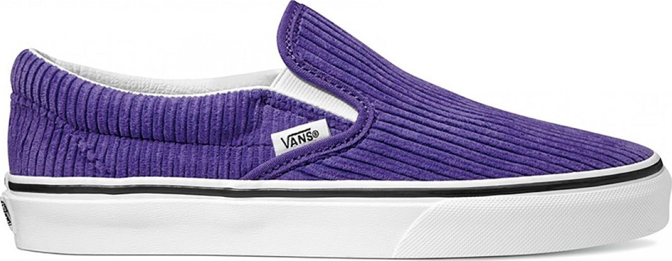 Unisex Classic Slip-On Shoes|-|Chaussures Classic Slip-On Unisexe sold by Altitude Sports