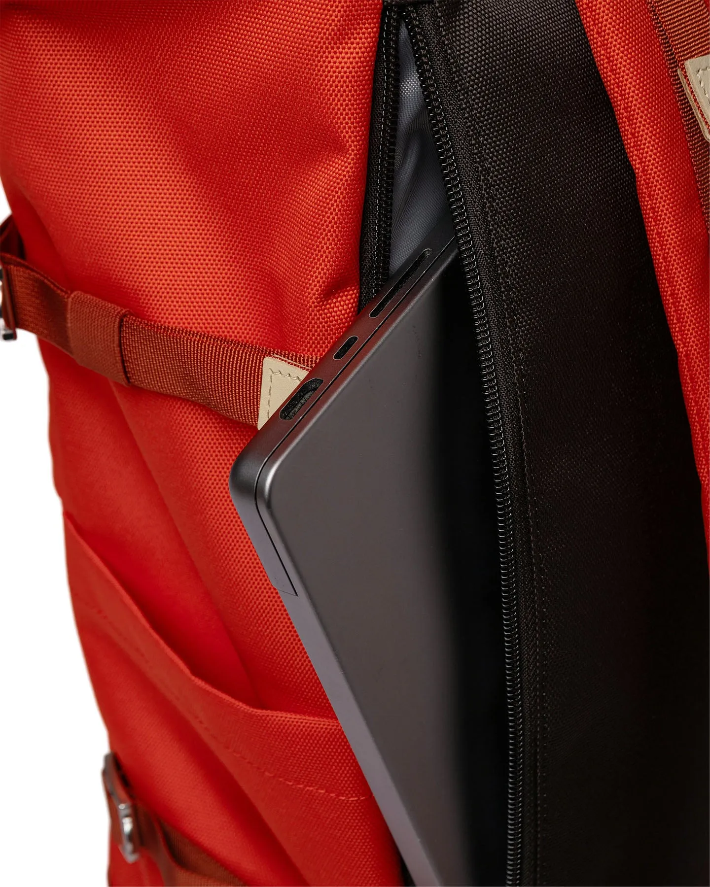 Bernt Rolltop Backpack 21/25L |-|Sac à dos à fermeture enroulable Bernt 21/25L sold by Altitude Sports product image thumbnail 2