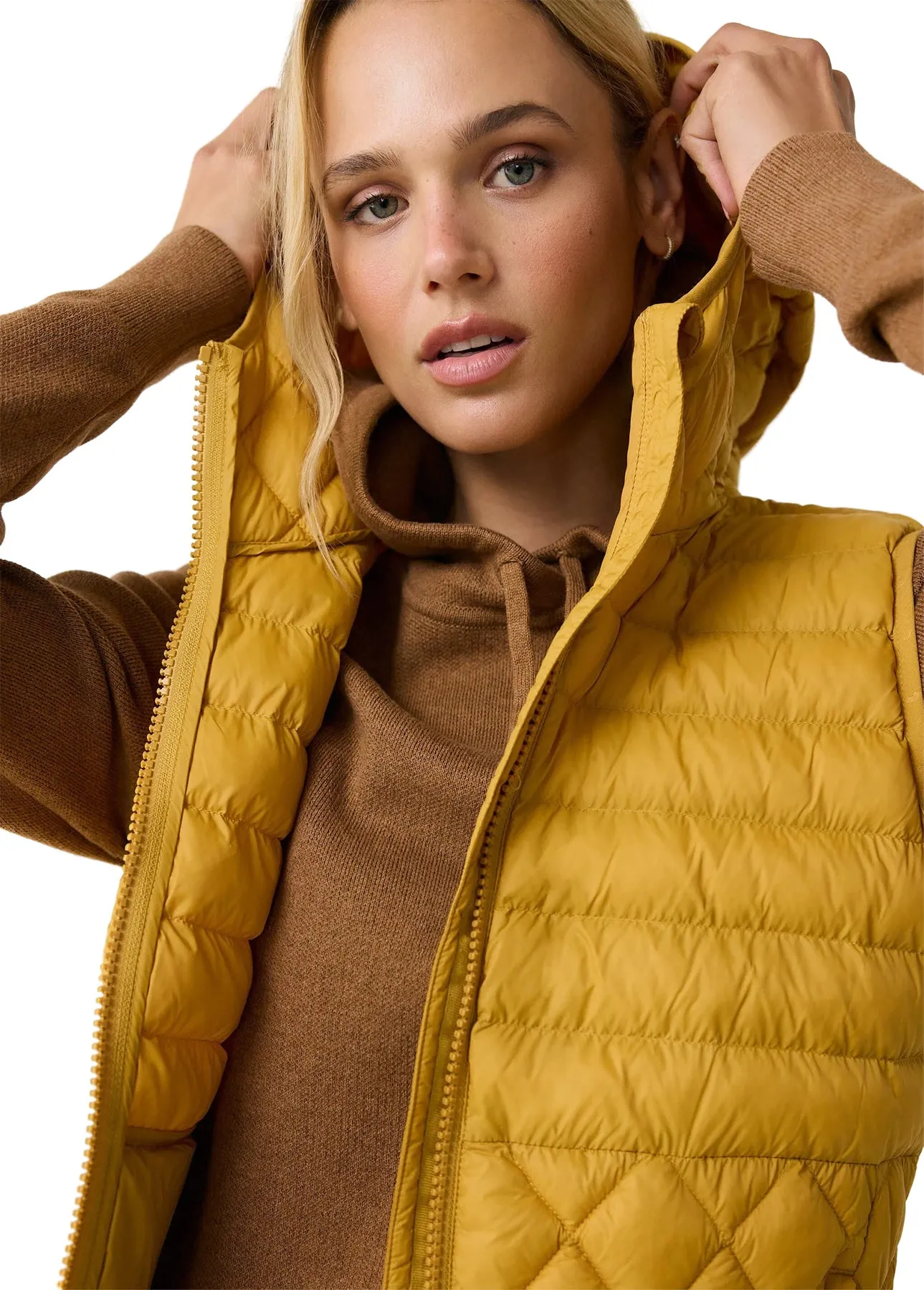 The Base Insulated Hooded Vest - Women's|-|Manteau isolée à capuchon The Base - Femme sold by Altitude Sports product image thumbnail 2