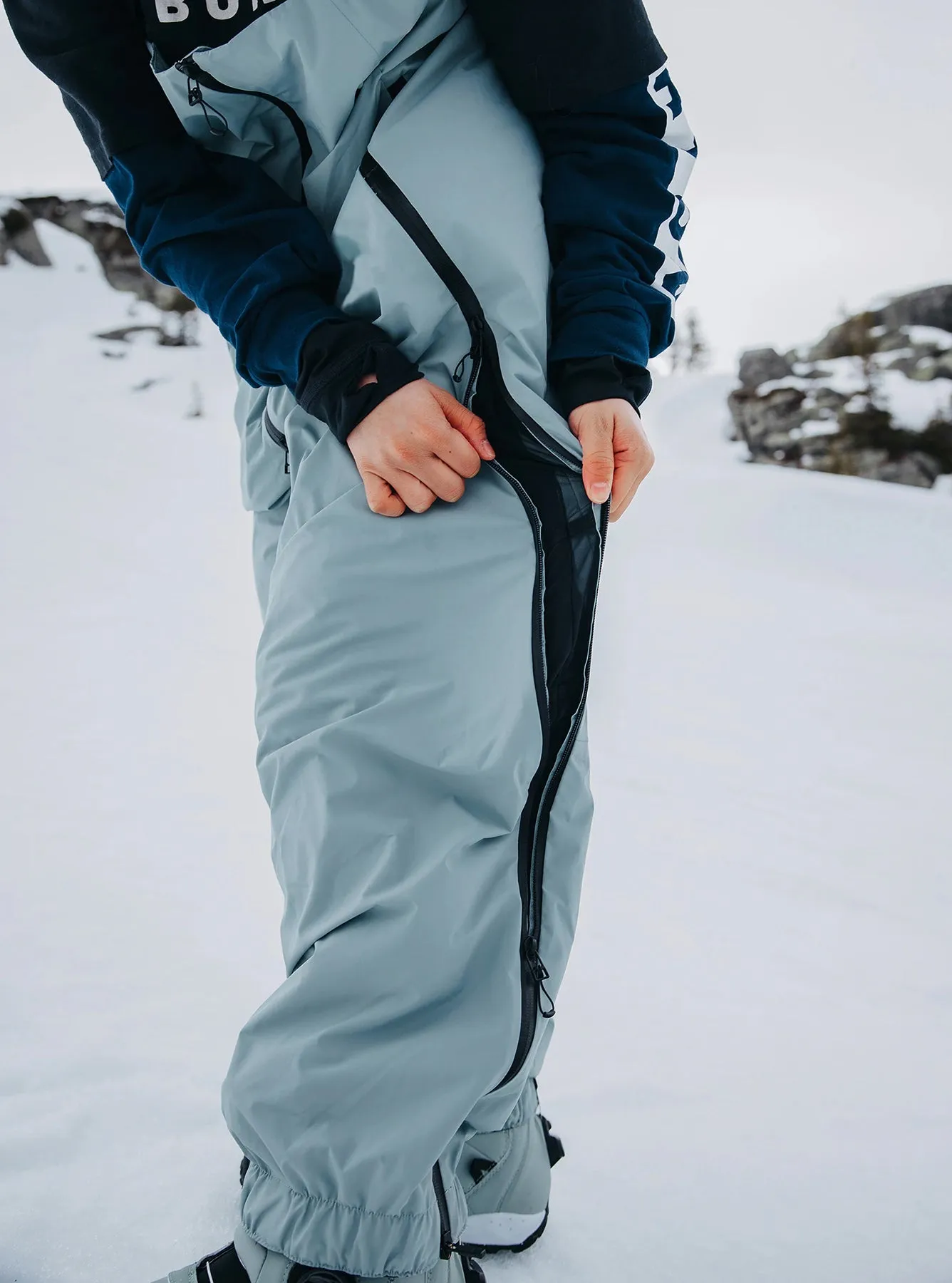 Futuretrust 2 Layer Snow Bib Pant - Unisex|-|Salopette de neige 2 couches Futuretrust - Unisexe sold by Altitude Sports product image thumbnail 4