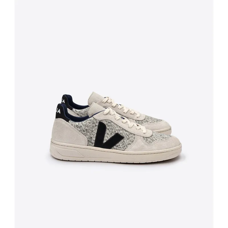 Men's V10 Flannel Sneakers|-|Chaussures V10 Flannel Homme sold by Altitude Sports
