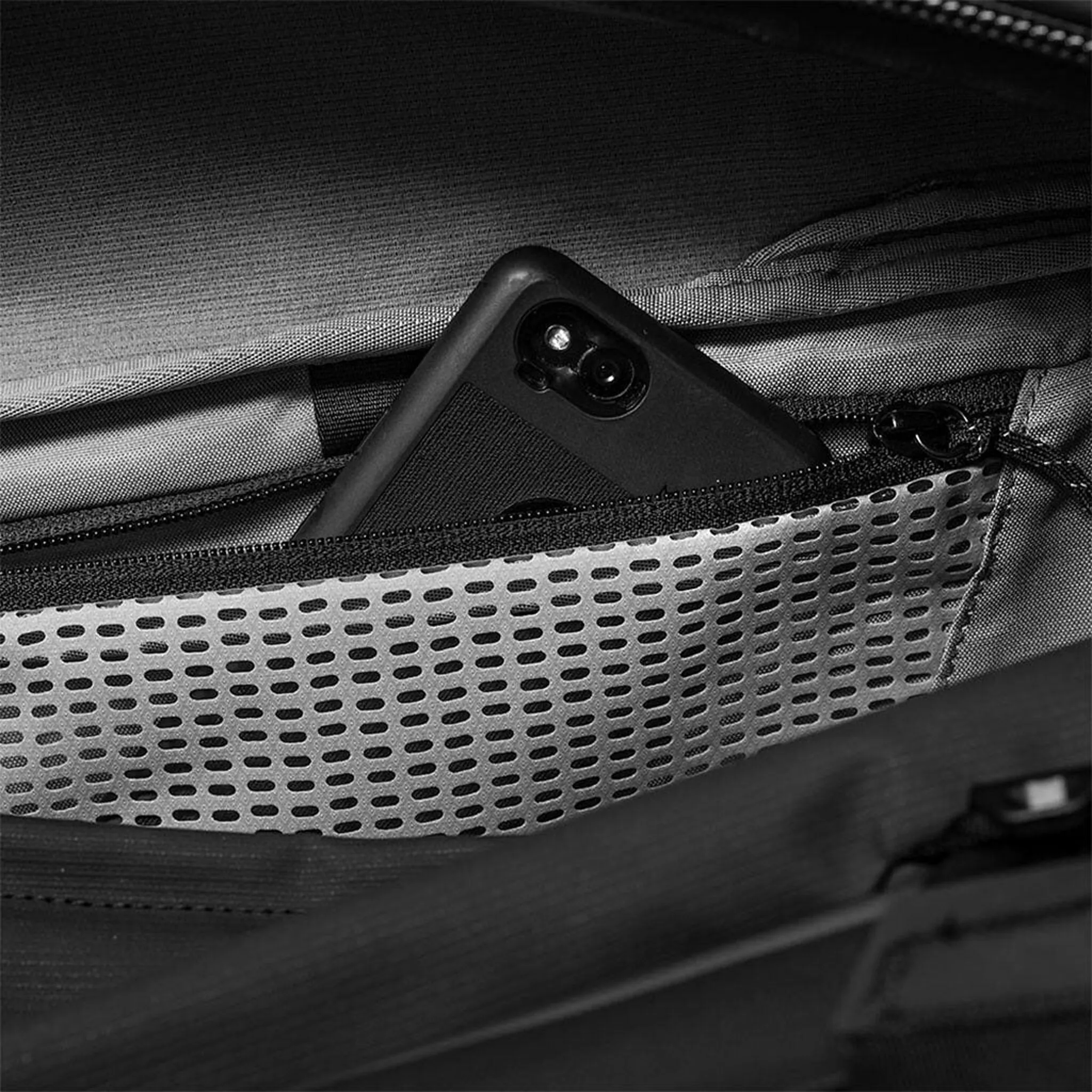 Travel Duffel 35L|-|Sac de voyage Travel 35 L sold by Altitude Sports product image thumbnail 4