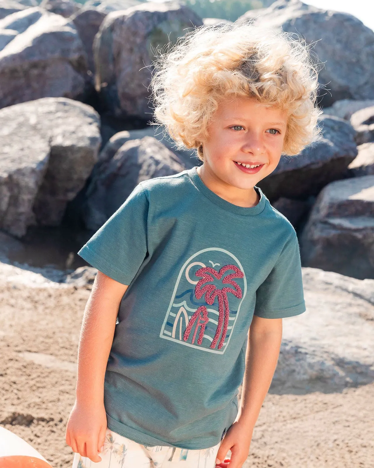 Short Sleeve Organic Cotton Graphic T-Shirt - Little Boy|-|T-shirt à imprimé à manches courtes et multicolore en coton biologique - Petit garçon sold by Altitude Sports product image thumbnail 4
