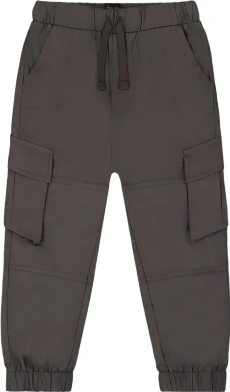 Parachute Cargo Pocket Jogger Pants - Little Boy
|-|Pantalon de jogging parachute avec poches cargo - Petit Garçon sold by Altitude Sports