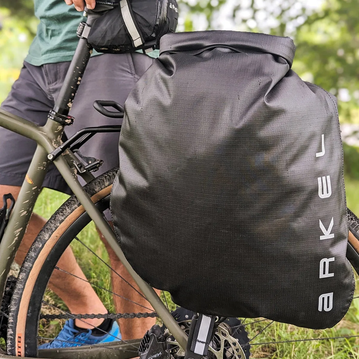 Dry-Lites Waterproof Saddle Bag 36L|-|Sac de selle étanche Dry-Lites 36L sold by Altitude Sports product image thumbnail 5