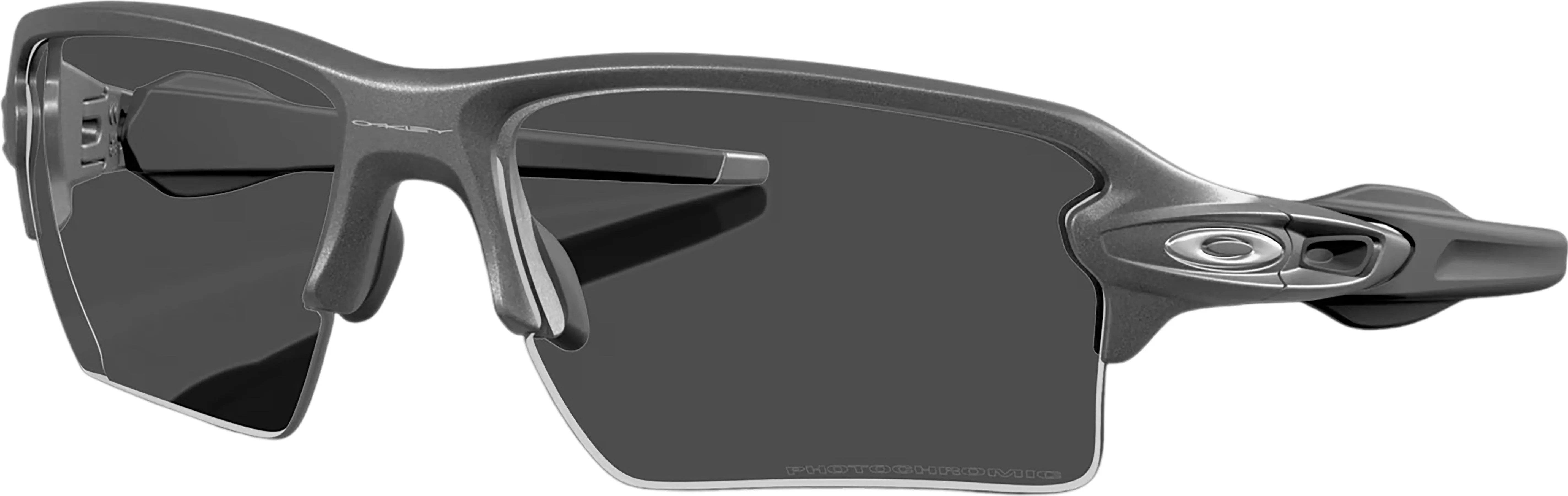Flak 2.0 XXL Sunglasses - Steel - Clear to Black Iridium Photochromic Lens|-|Lunettes de soleil Flak 2.0 XXL - Steel - Verres Clear to Black Iridium Photochromic sold by Altitude Sports