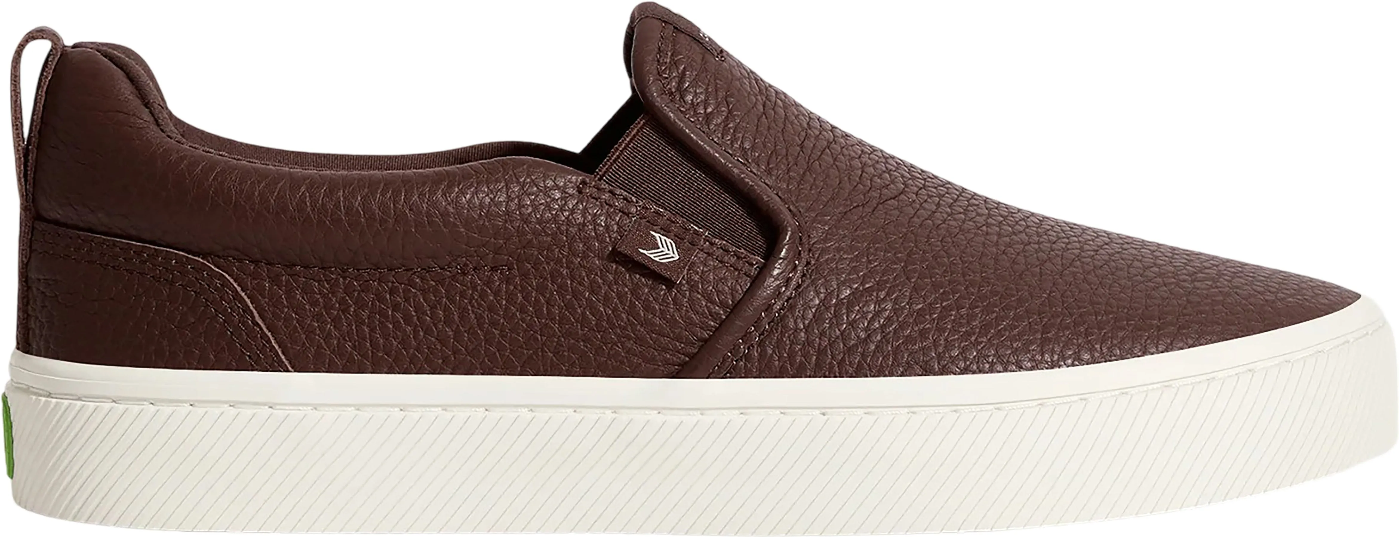 Slip-On Premium Leather Sneaker - Women's|-|Souliers sport en cuir premium Slip-On - Femme sold by Altitude Sports