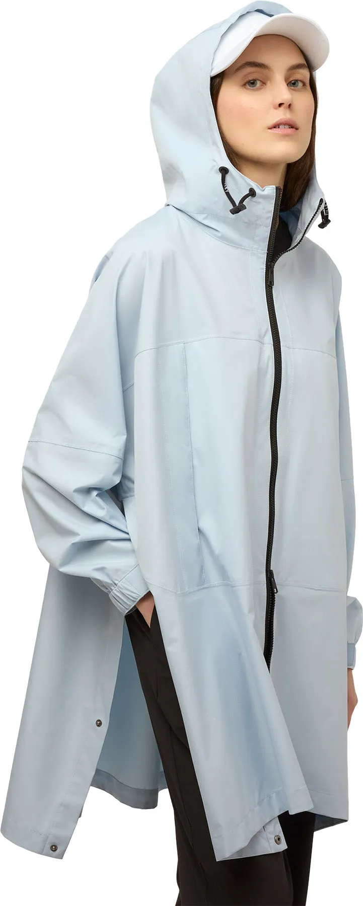 Packable Hooded Poncho - Women's|-|Poncho à capuchon pliable - Femme sold by Altitude Sports