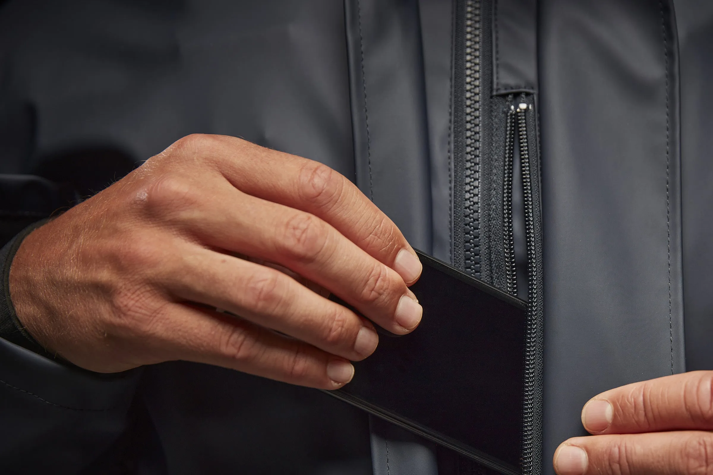 Gale Rain Jacket - Men's|-|Manteau de pluie Gale - Homme sold by Altitude Sports product image thumbnail 3