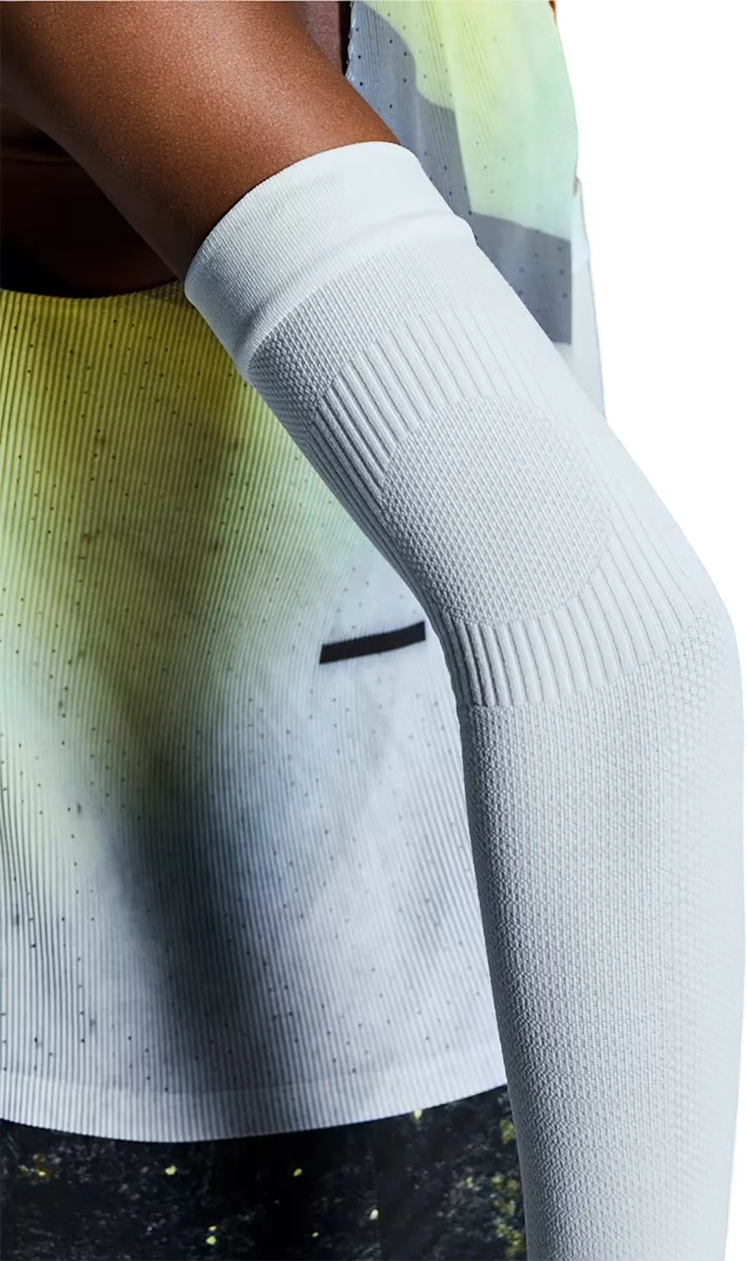 Performance Arm Sleeves - Unisex|-|Manchettes Performance - Unisexe sold by Altitude Sports product image thumbnail 3