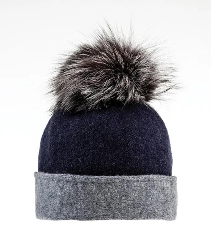 Cut and saw beanie with fur pompom|-|Tuque en Ormos coupé-cousu avec pompon de fourrure sold by Altitude Sports