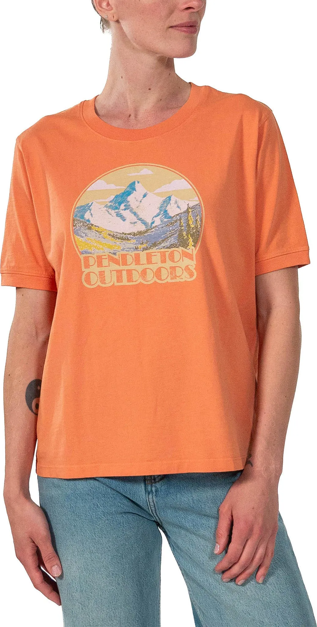 Retro Graphic T-Shirt - Women's|-|T-shirt graphique Retro - Femme sold by Altitude Sports