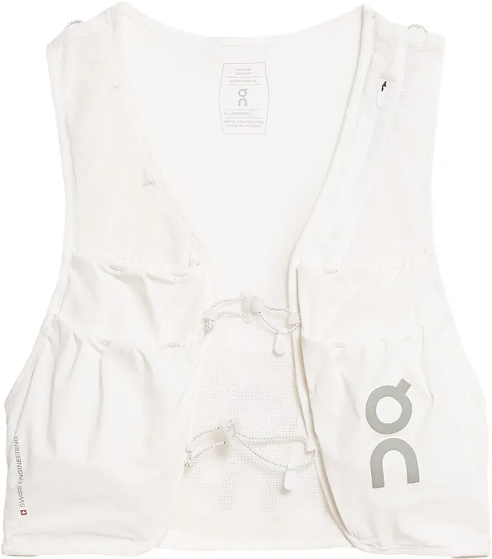 Ultra Trail Running Vest with Flasks 5L|-|Veste de course sur sentier avec flasques Ultra 5L sold by Altitude Sports