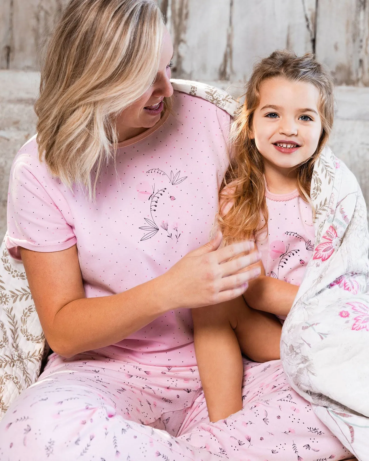 Flowers Printed Organic Cotton Two-Piece Pajama Set - Girl|-|Ensemble de pyjama deux-pièces imprimé à petites fleurs en coton biologique - Fille sold by Altitude Sports product image thumbnail 4