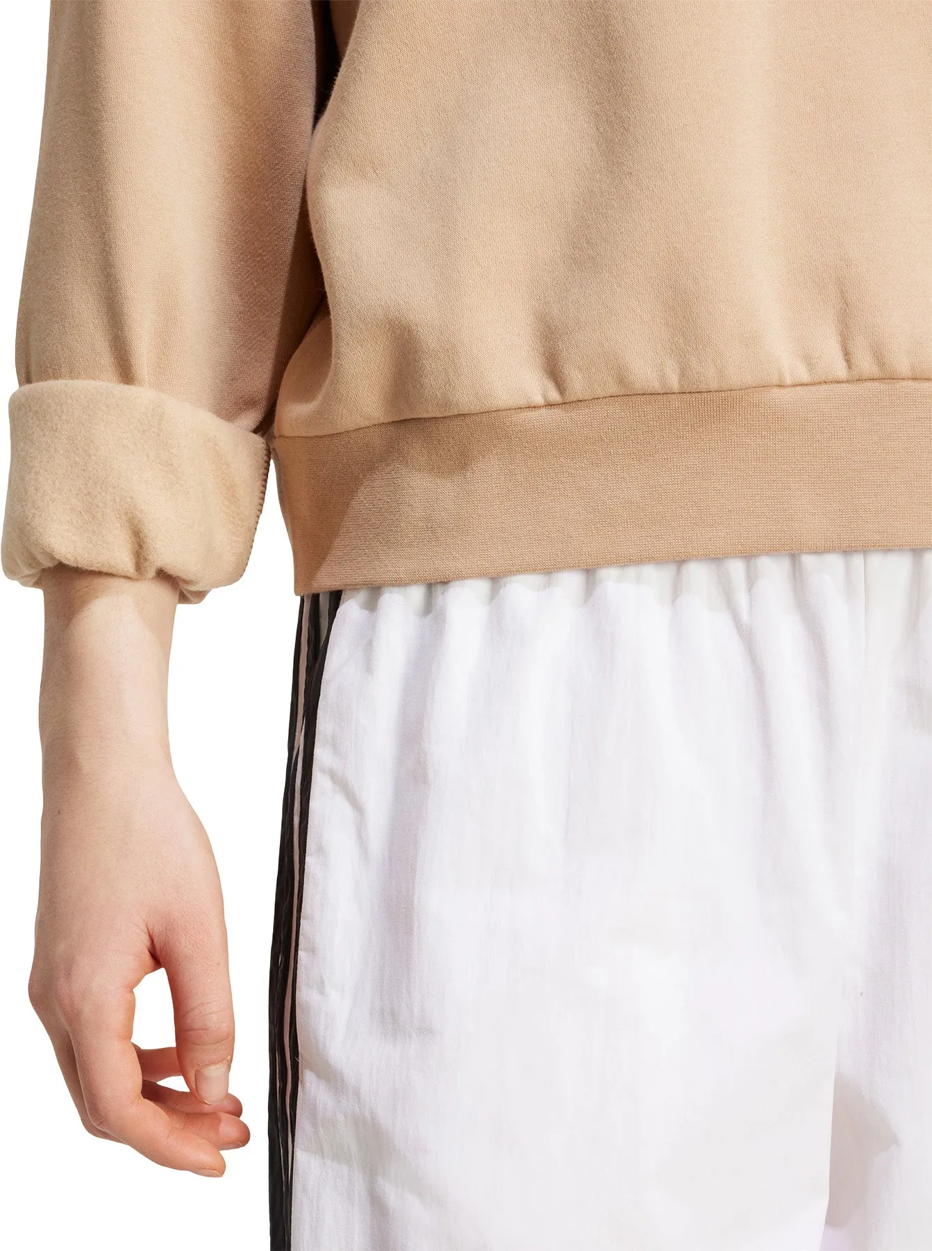 Essentials Small Logo Feelcozy Sweatshirt - Women's|-|Chandail en molleton à petit logo Feelcozy Essentials - Femme sold by Altitude Sports product image thumbnail 3