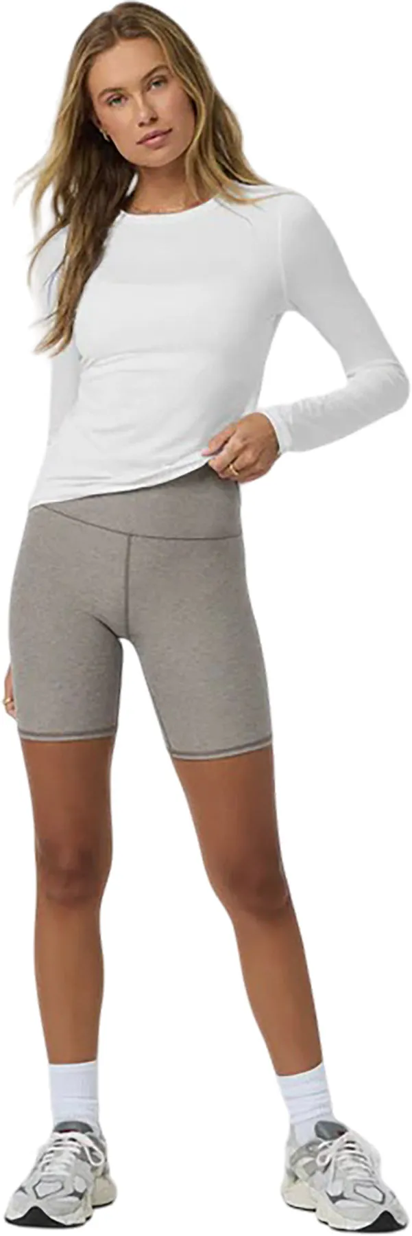 Lux Long Sleeve Crew Neck T-Shirt - Women's|-|T-shirt à col rond et manches longues Lux - Femme sold by Altitude Sports product image thumbnail 4