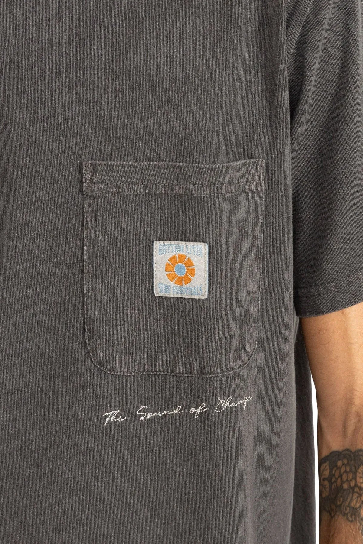 Vintage Pocket Short Sleeve T-Shirt - Men's|-|T-shirt vintage à manches courtes avec poche - Homme sold by Altitude Sports product image thumbnail 5