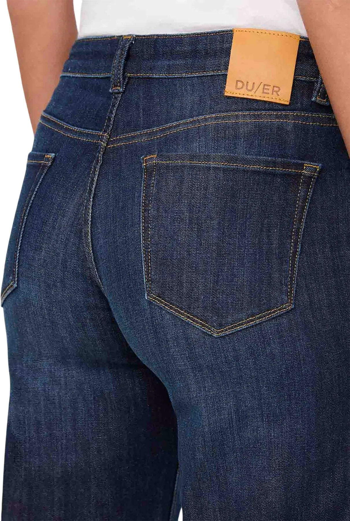 Performance Denim Mid Rise Straight Jeans - Women's|-|Jean droit à taille mi-haute Performance Denim - Femme sold by Altitude Sports product image thumbnail 5