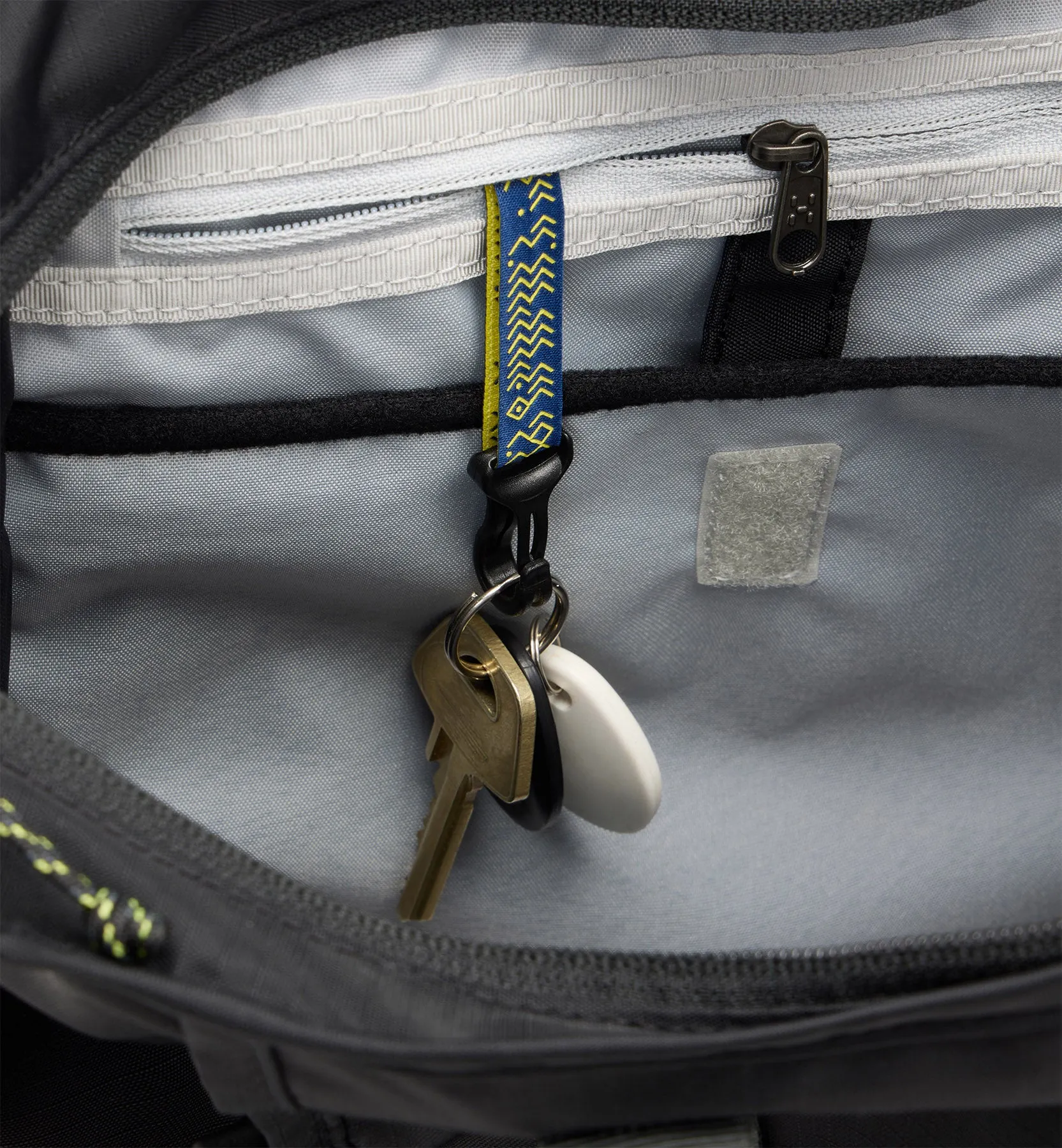 Tight Tote Bag 25L|-|Sac fourre-tout Tight 25 L sold by Altitude Sports product image thumbnail 2