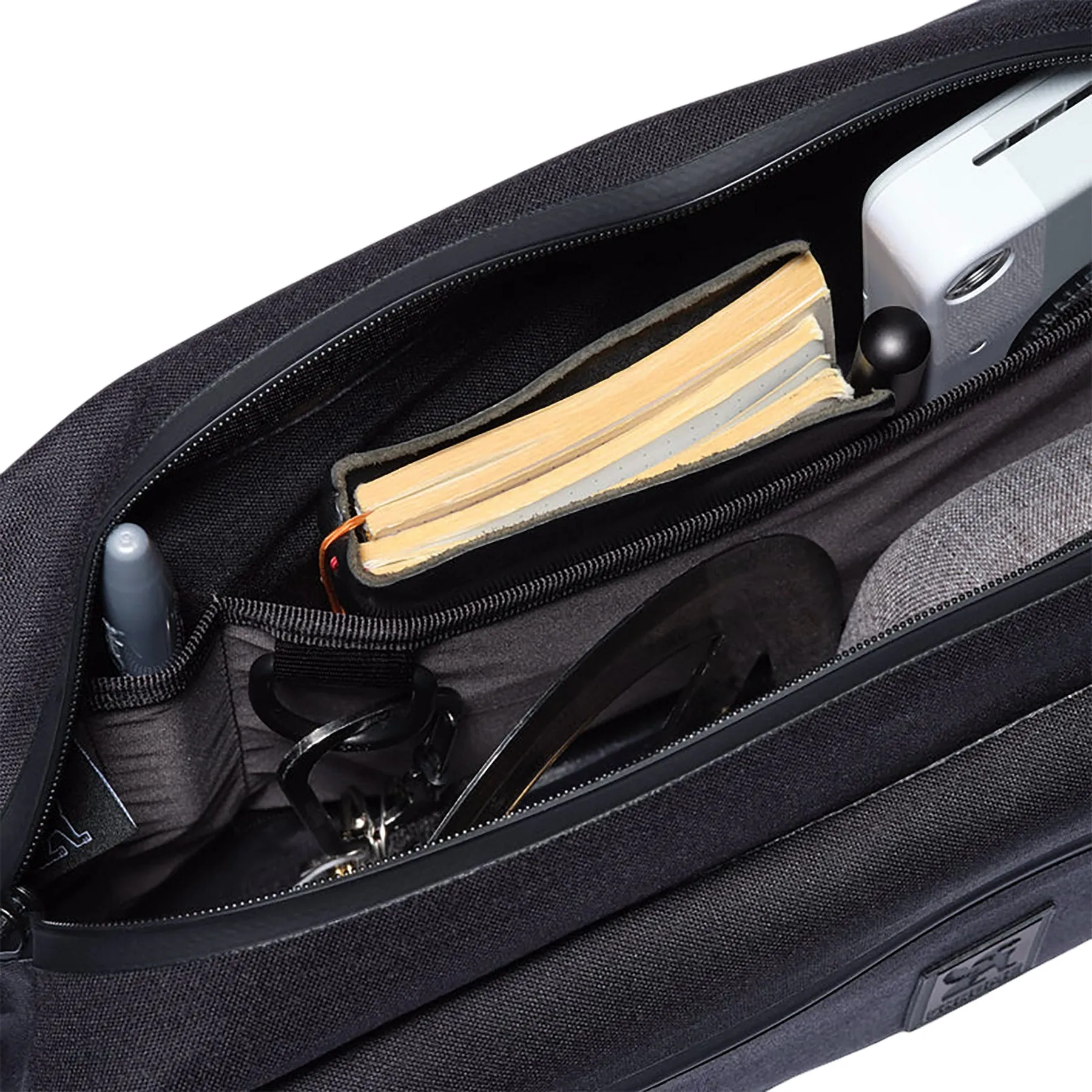 Kadet Waterproof Sling Bag 9L|-|Sac à bandoulière imperméable Kadet 9L sold by Altitude Sports product image thumbnail 5