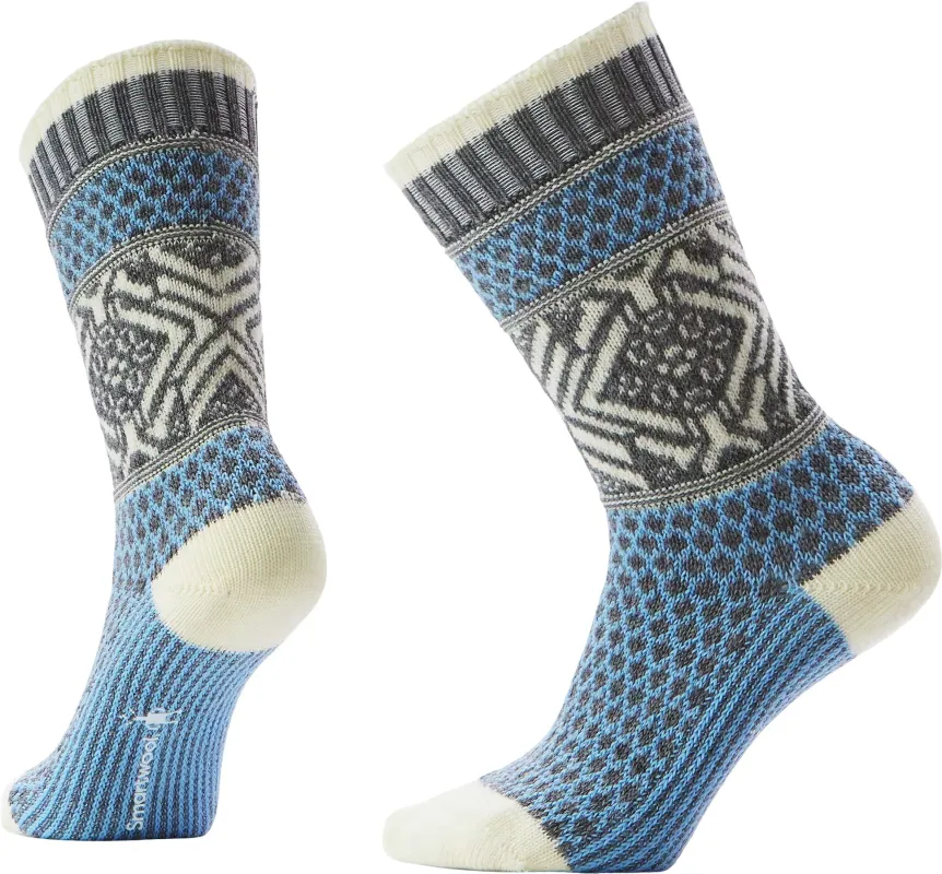 Everyday Popcorn Snowflake Pattern Crew Socks - Unisex|-|Chaussettes mi-mollet à motif de flocons de neige Everyday Popcorn - Unisexe sold by Altitude Sports