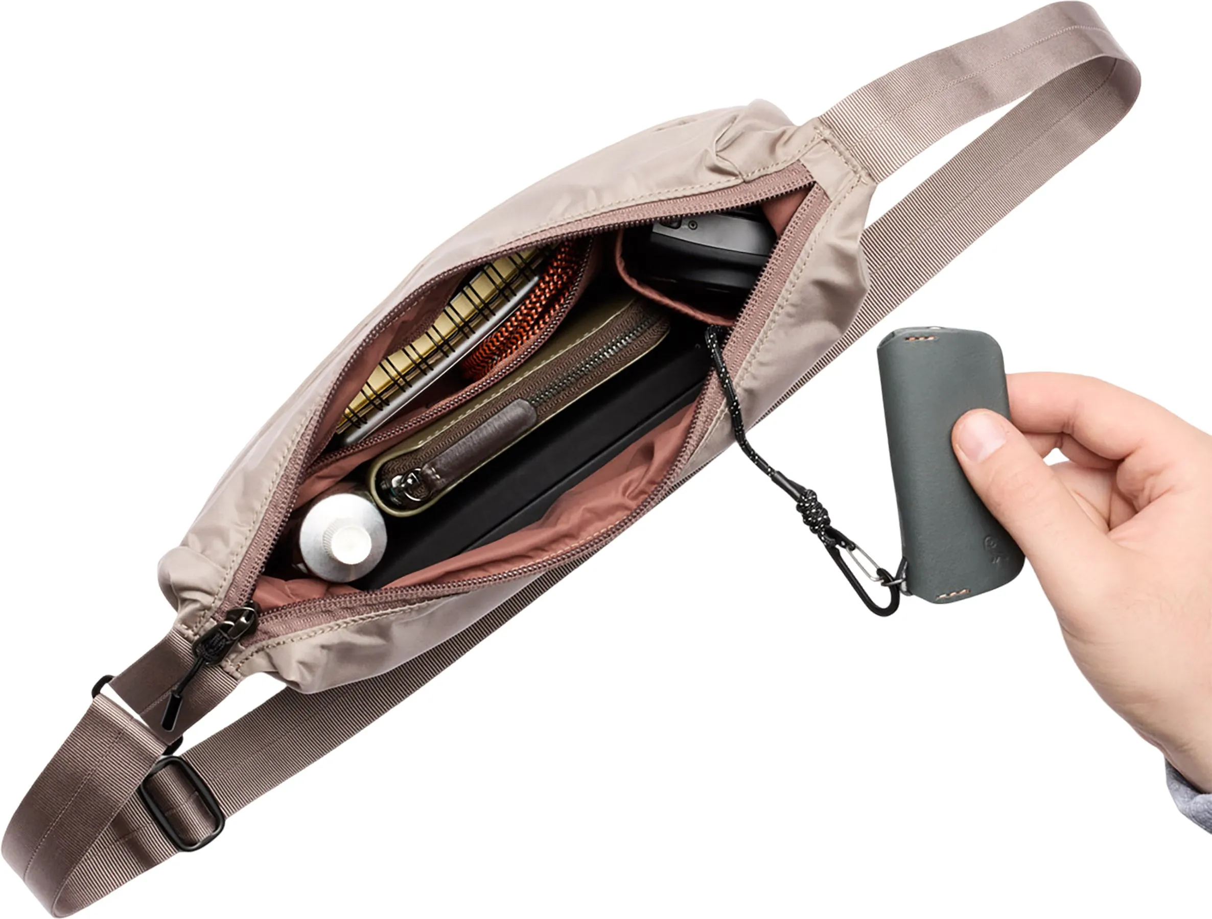 Laneway Crescent Crossbody Bag 2.5L|-|Sac à bandoulière Laneway Crescent 2.5L sold by Altitude Sports product image thumbnail 3