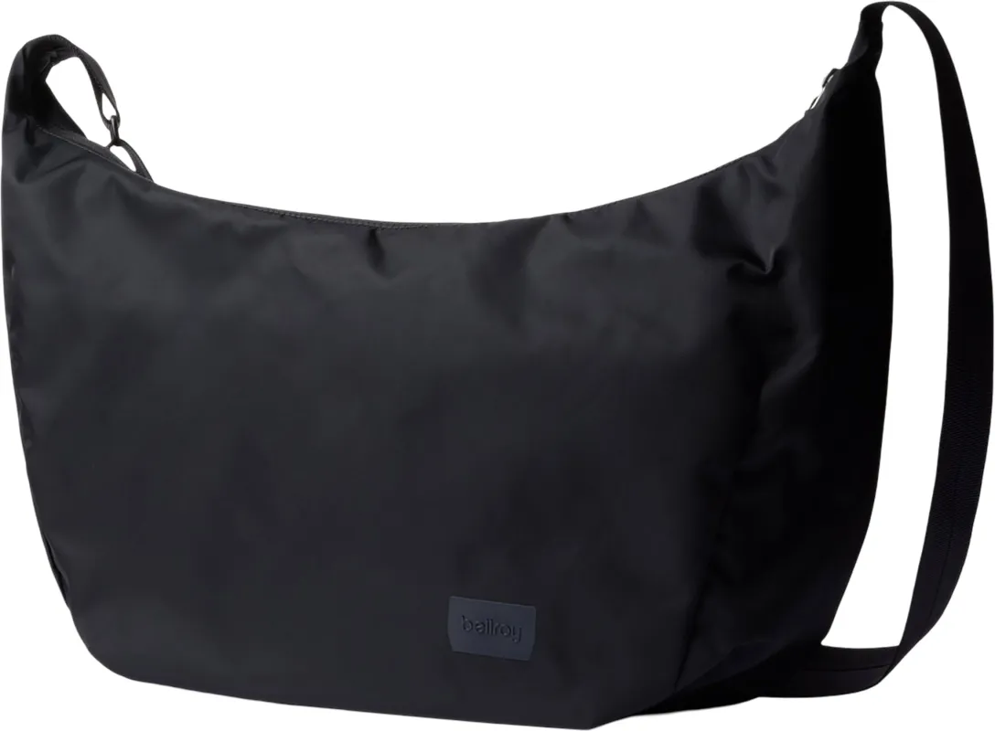 Laneway Crescent Crossbody Bag 12L|-|Sac à bandoulière Laneway Crescent 12L sold by Altitude Sports