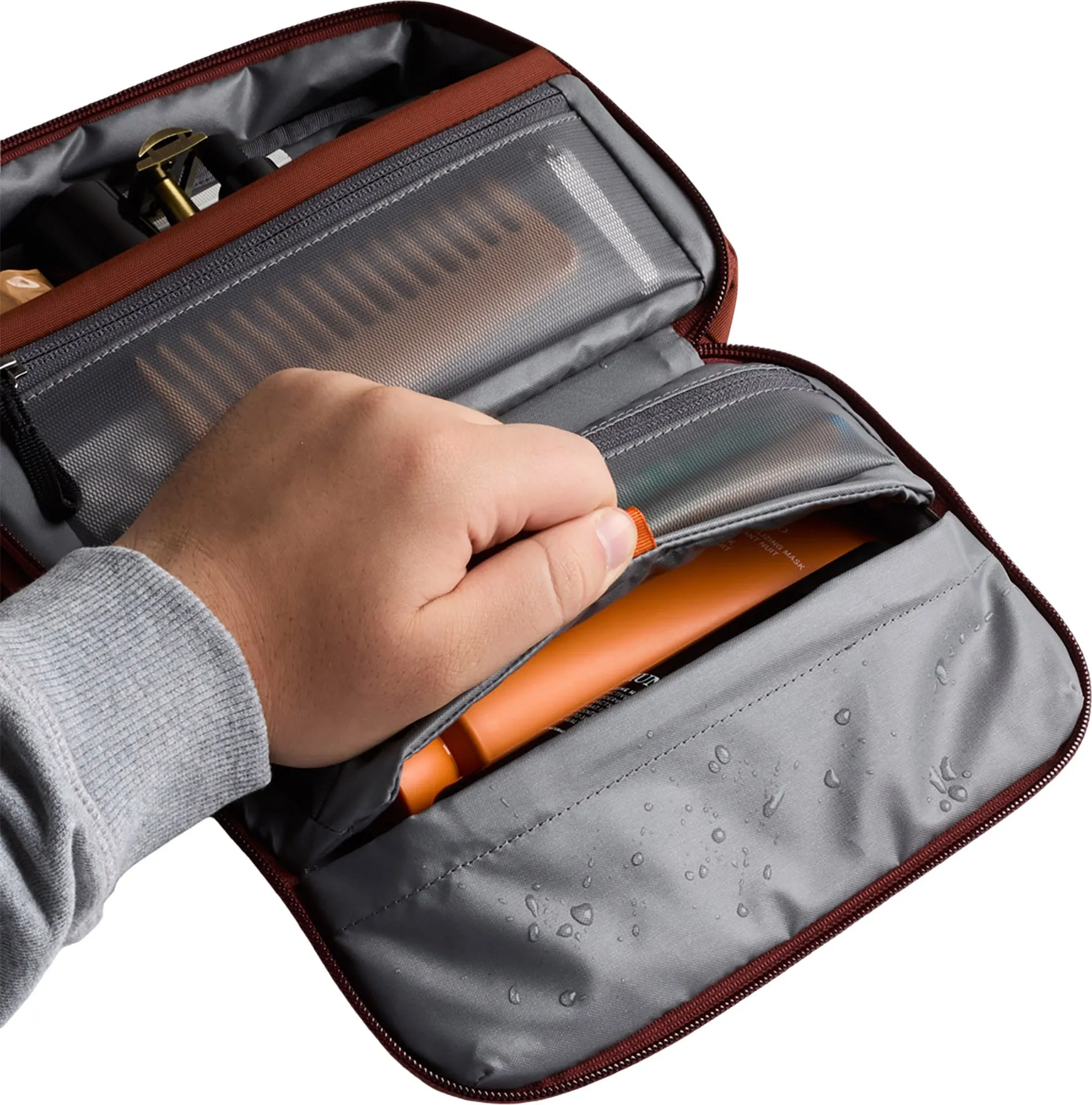 Hanging Toiletry Kit 3L|-|Trousse de toilette suspendue 3L sold by Altitude Sports product image thumbnail 4