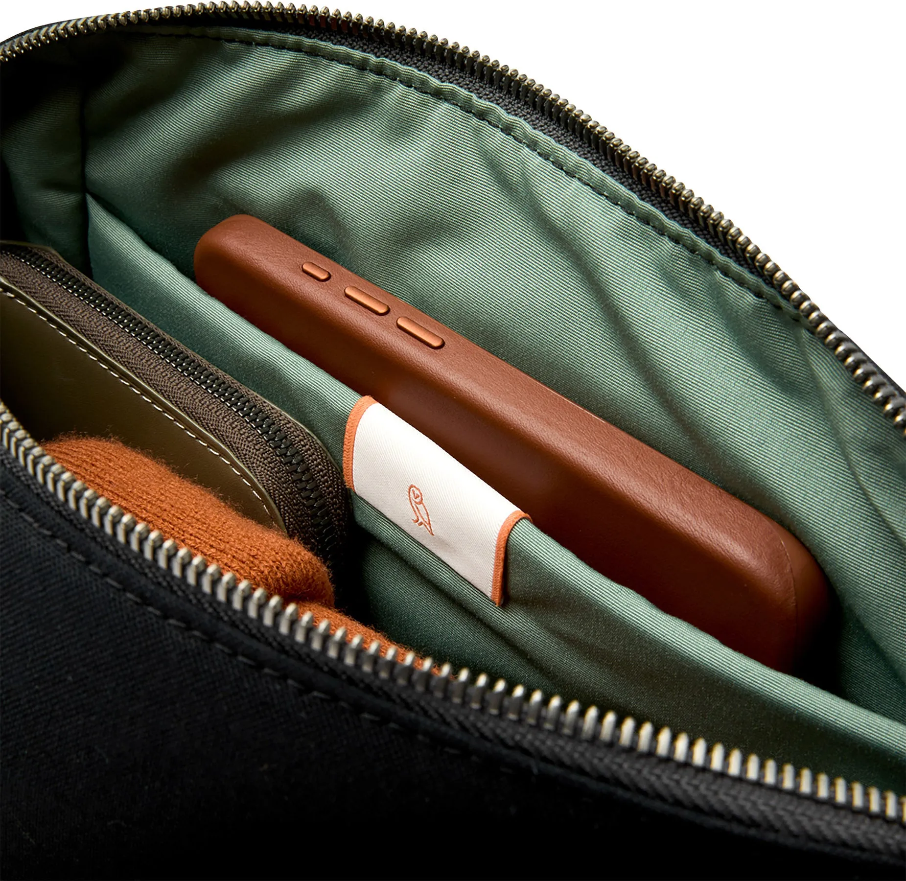 Classic Sling Bag 7L|-|Sac à bandoulière classique 7L sold by Altitude Sports product image thumbnail 5