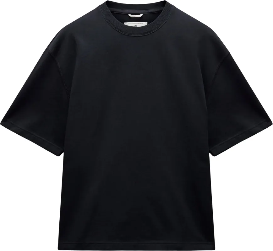 Heavyweight Jersey Relaxed T-Shirt - Men's|-|T-shirt décontracté en jersey mi-épais - Homme sold by Altitude Sports