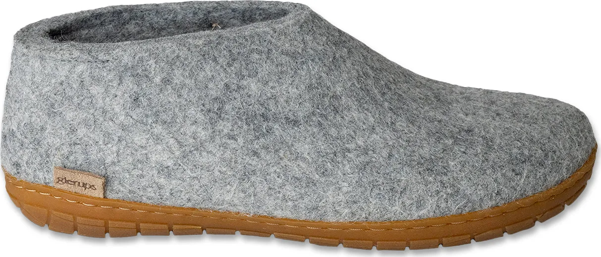 Rubber Sole Shoes - Unisex|-|Souliers à semelle en caoutchouc - Unisexe sold by Altitude Sports