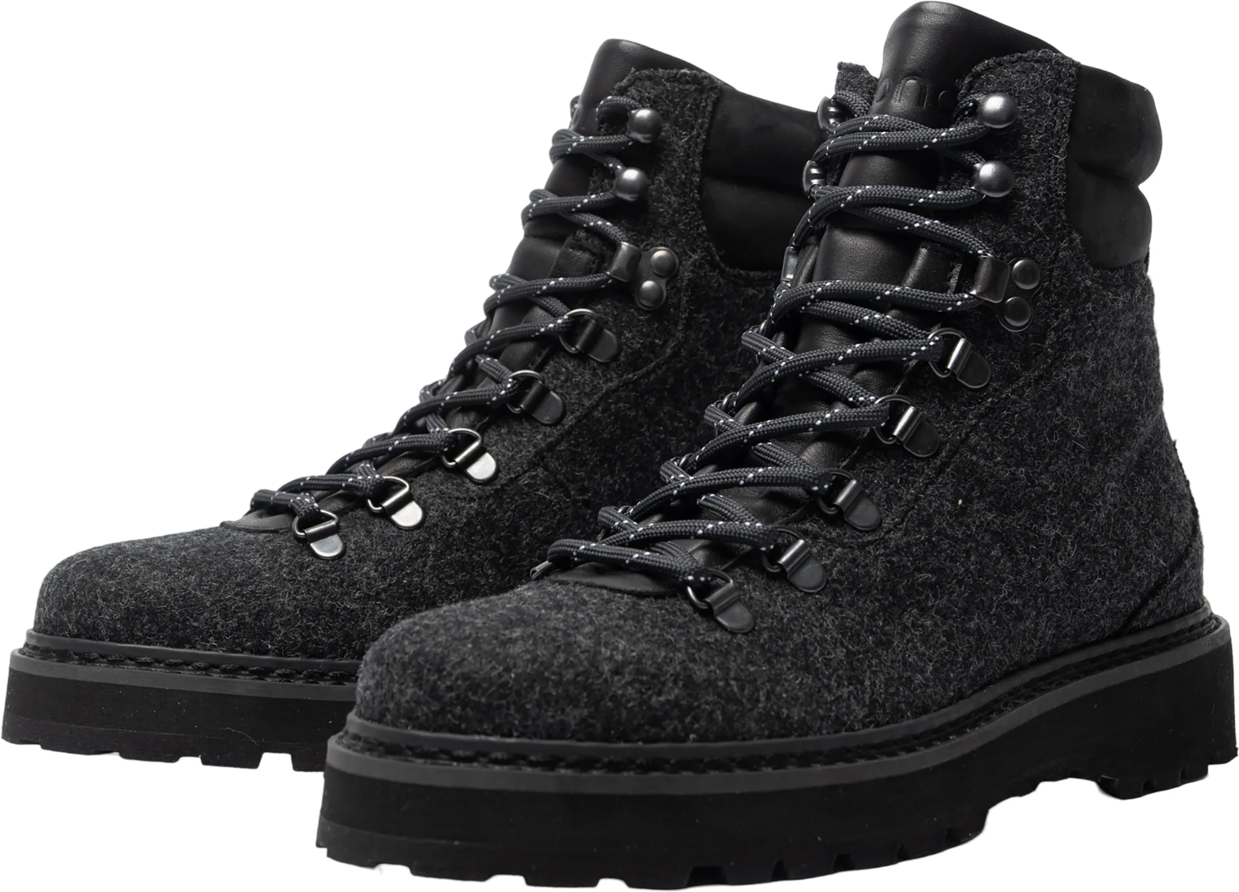 Hiking Divina Shearling Lined Hiking Boots - Women's|-|Bottes de randonnée en laine Divina avec doublure en peau de mouton Hiking - Femme sold by Altitude Sports product image thumbnail 3