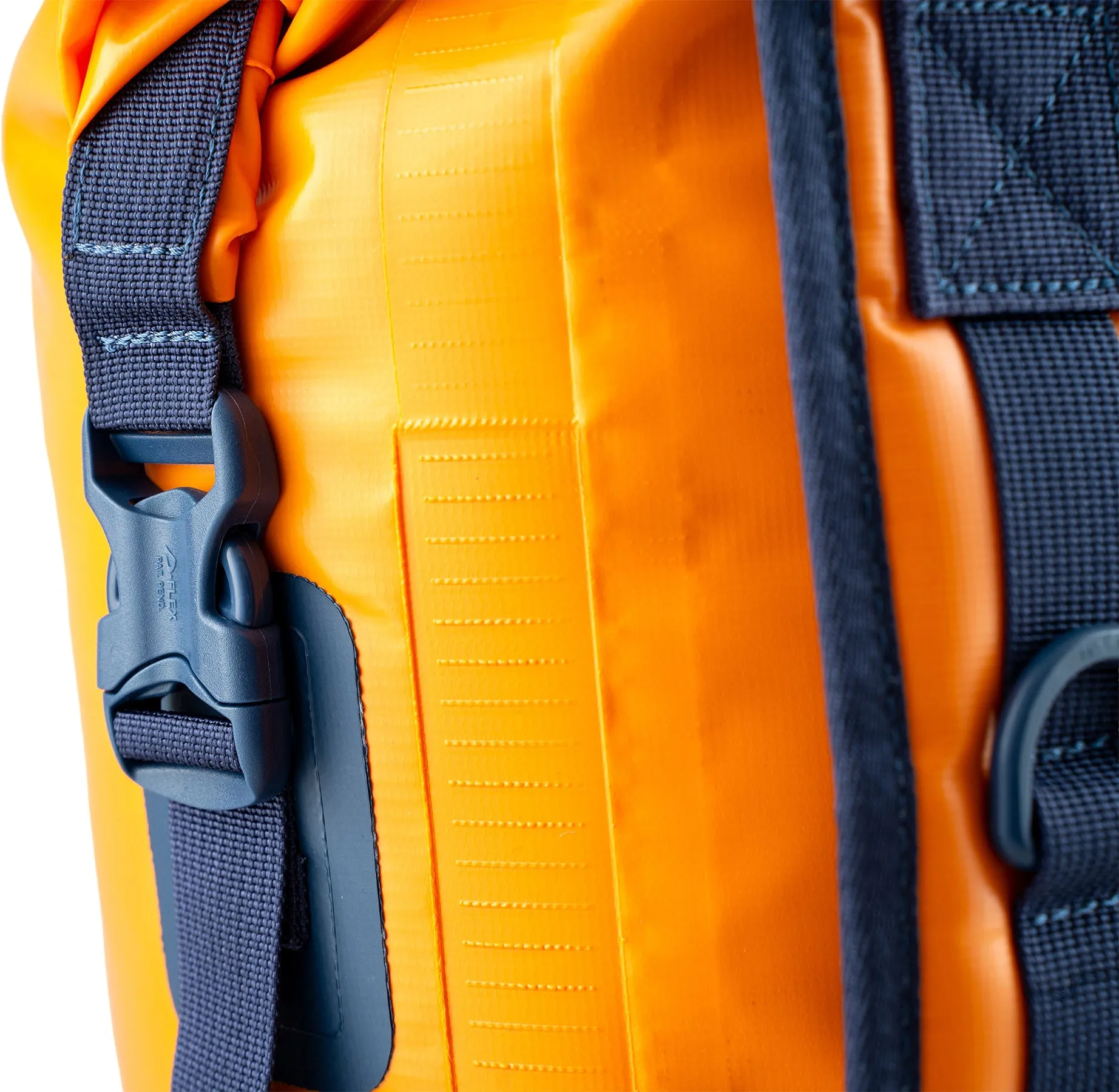 Roll Top Waterproof Dry Bag 30L|-|Sac étanche à fermeture enroulable 30 L sold by Altitude Sports product image thumbnail 5