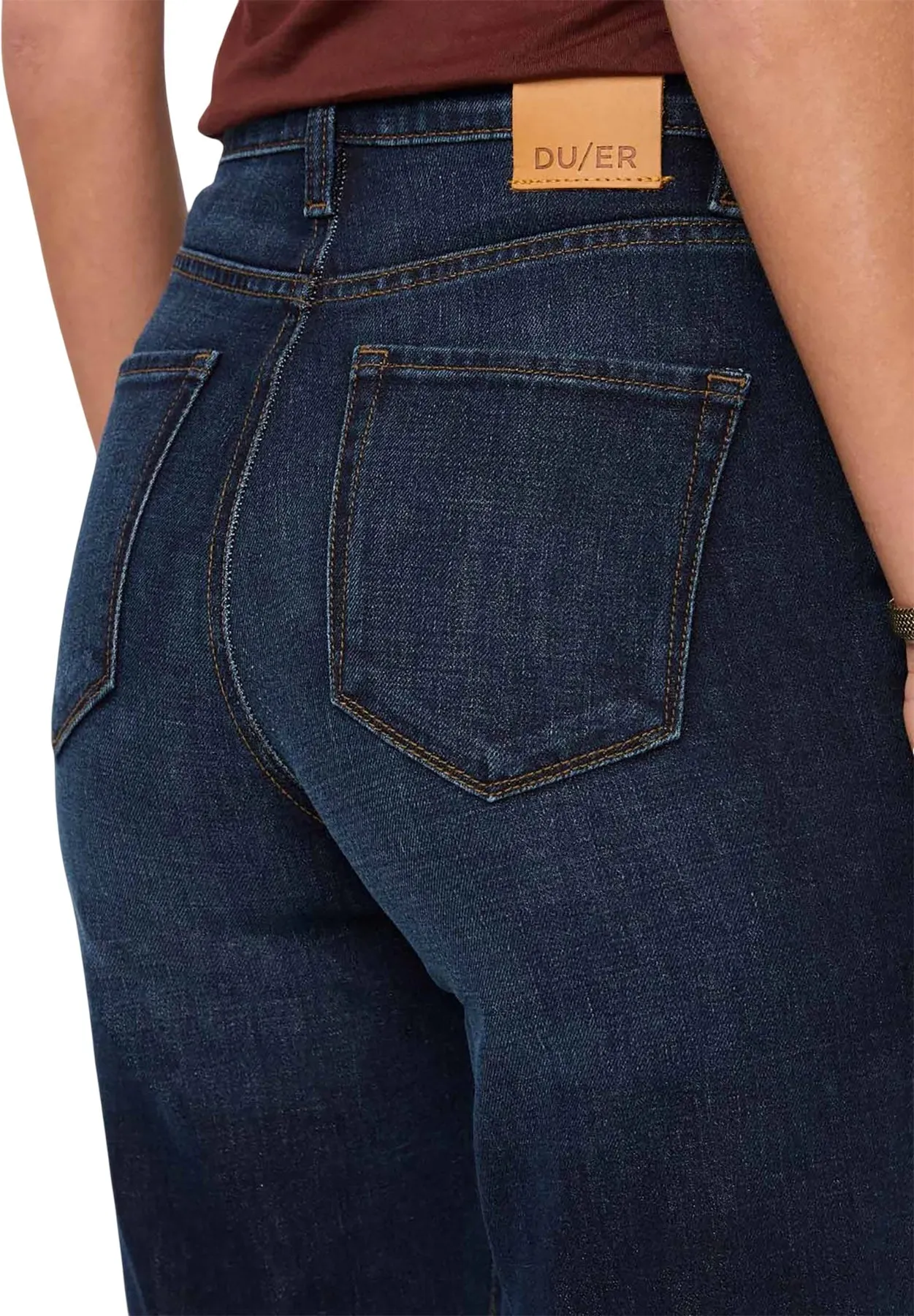 Midweight Denim Wide Leg Zip Fly Jeans - Women's|-|Jean à jambe large en denim de poids moyen à braguette zippée - Femme sold by Altitude Sports product image thumbnail 2