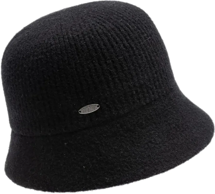 Cielle Textured Wool Cloche Hat|-|Chapeau cloche en laine texturée Cielle made by Altitude Sports