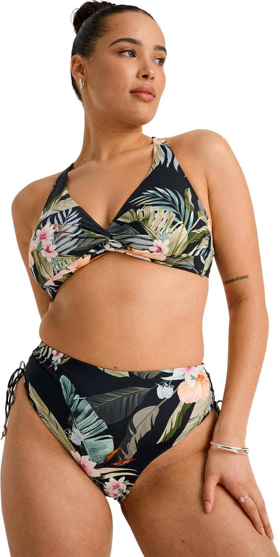 Front Twist Full Cup Crop Bikini Top - Women's|-|Haut de bikini écourté à devant torsadé à bonnets couvrants - Femme sold by Altitude Sports product image thumbnail 3