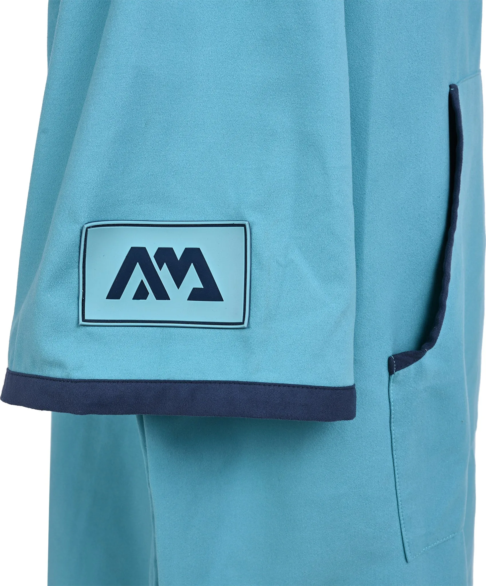 Micro-Fabric Change Poncho|-|Poncho à langer tissu en microfibre sold by Altitude Sports product image thumbnail 2