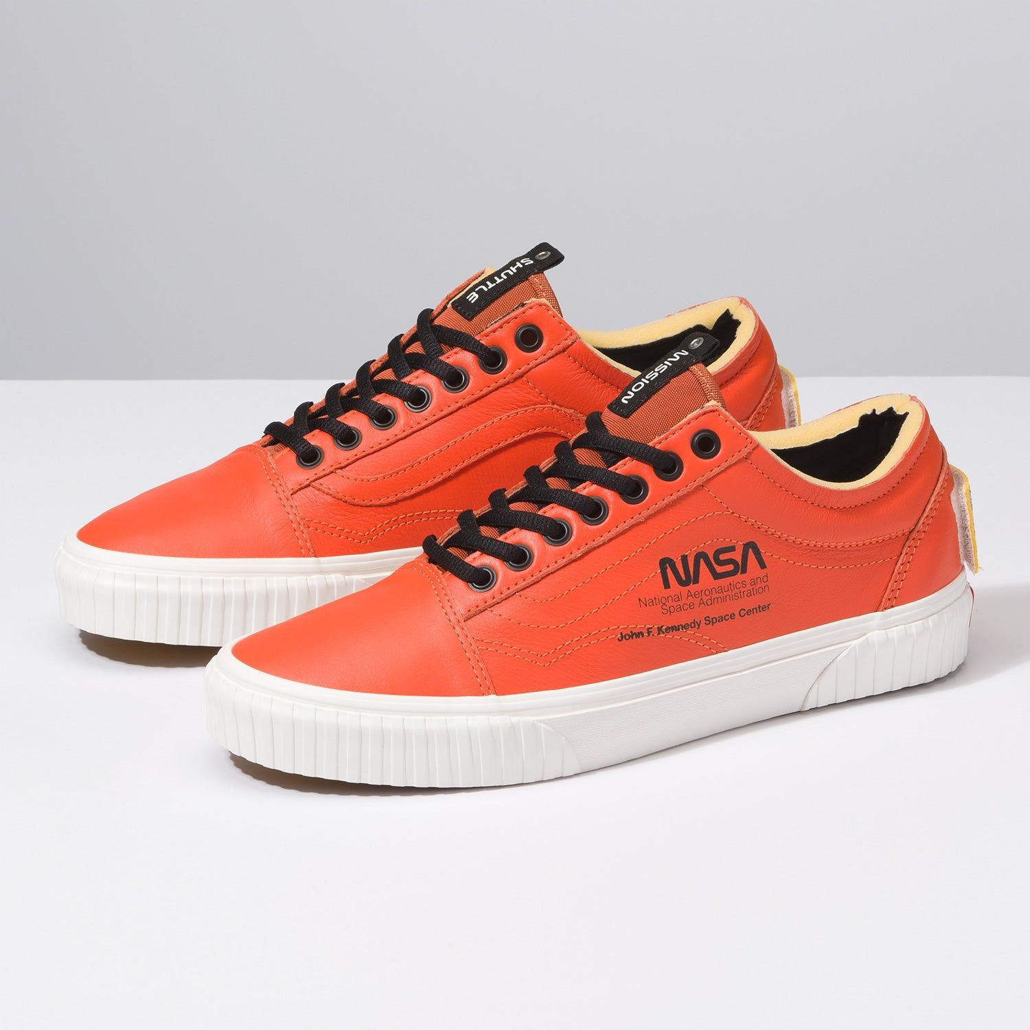 Unisex Old Skool Shoe|-|Chaussures Old Skool Unisexe sold by Altitude Sports product image thumbnail 3