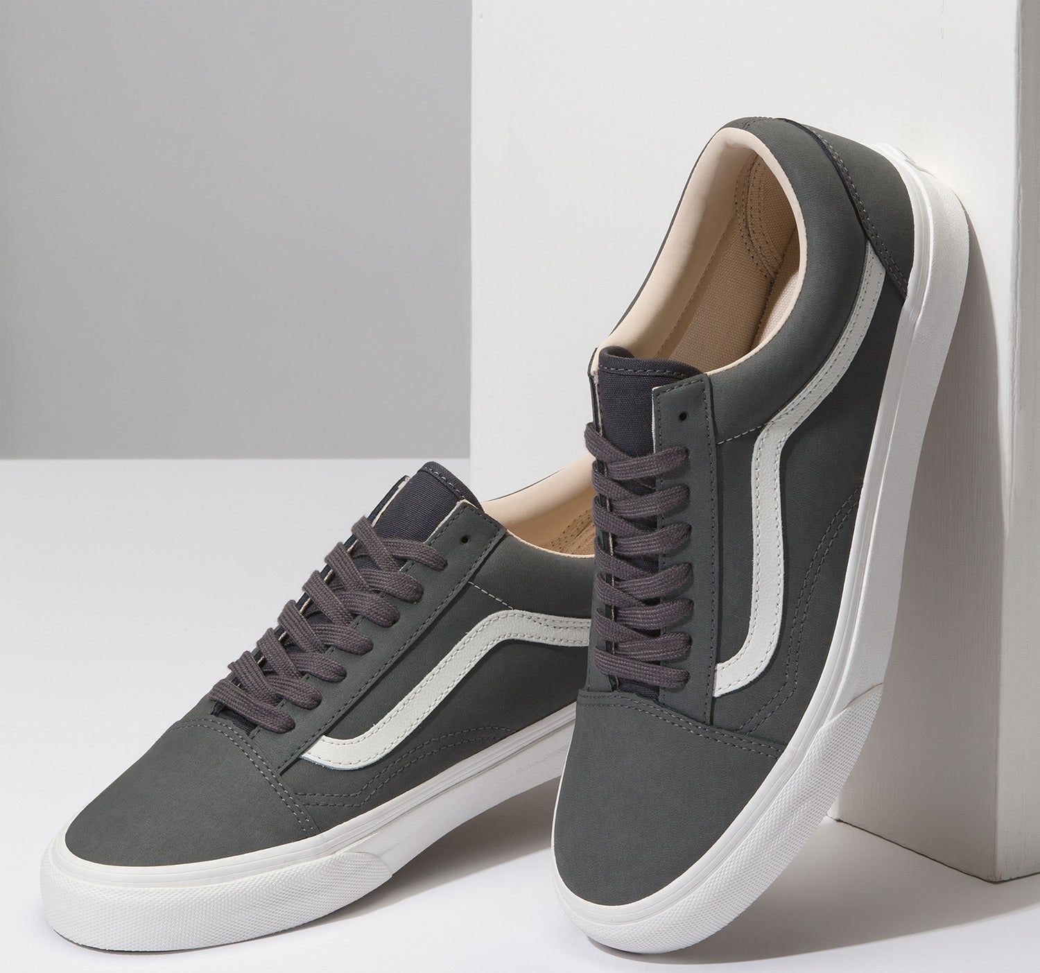 Unisex Old Skool Vansbuck Shoes|-|Chaussures Old Skool Vansbuck Unisexe sold by Altitude Sports product image thumbnail 5