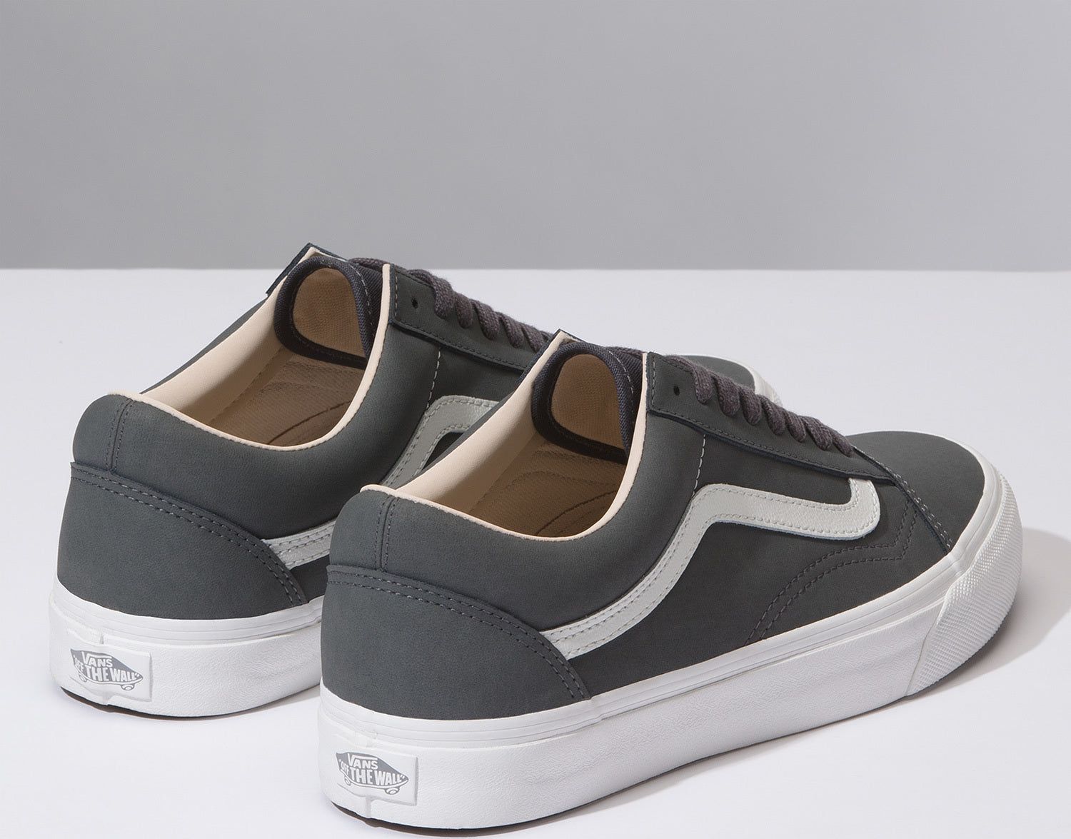 Unisex Old Skool Vansbuck Shoes|-|Chaussures Old Skool Vansbuck Unisexe sold by Altitude Sports product image thumbnail 4