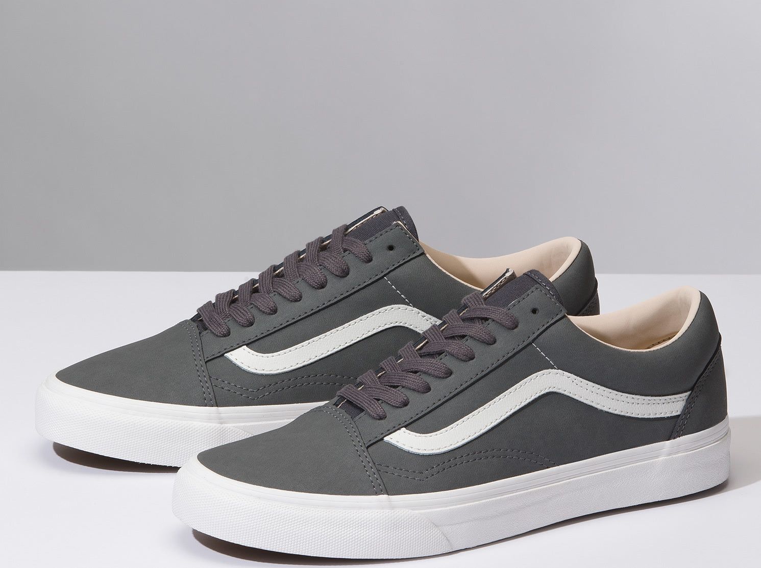 Unisex Old Skool Vansbuck Shoes|-|Chaussures Old Skool Vansbuck Unisexe sold by Altitude Sports product image thumbnail 2
